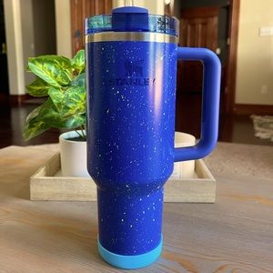 Custom: 40 oz iris splatter Stanley